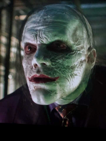 Фото Джокера после падения в химикаты в сериале «Готэм»