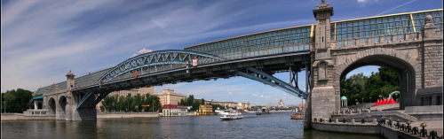 На пешеходном мосту через Москву-реку в Парке Горького заменят лифты