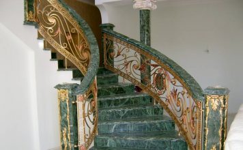 Лестницы из мрамора: особенности и преимущества