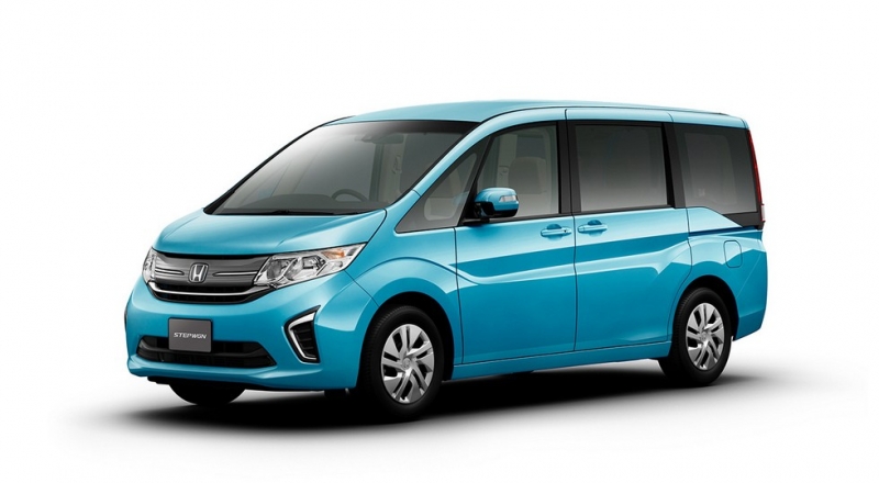 Отстающий от конкурентов минивэн Honda StepWGN сменил имидж в новом поколении: первые фото