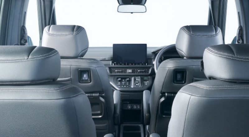 Отстающий от конкурентов минивэн Honda StepWGN сменил имидж в новом поколении: первые фото