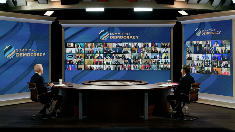 В Совбезе раскрыли суть обязательств стран-участниц "саммита демократий"