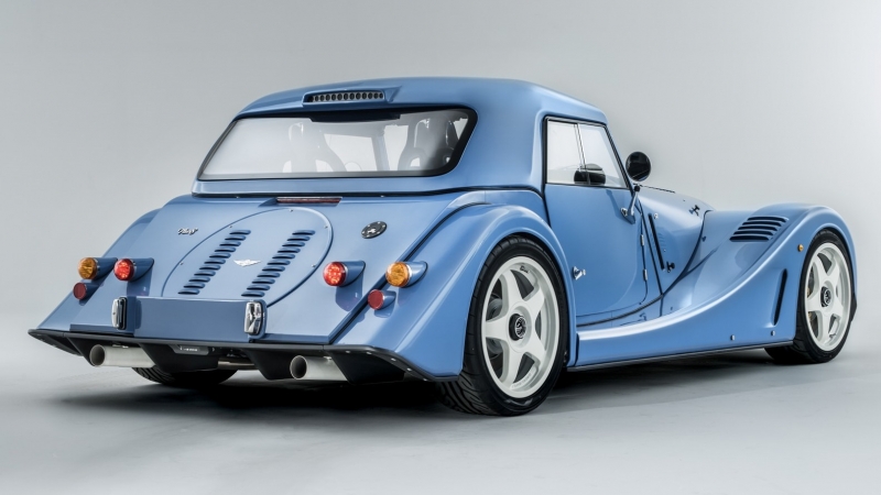 Morgan Plus 8 GTR официально: атмосферный V8 мощностью 380 л.с. и перекроенный кузов