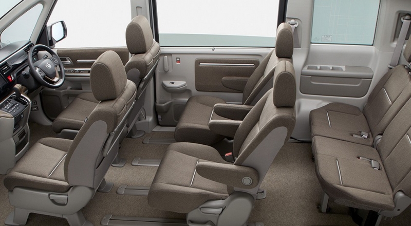 Отстающий от конкурентов минивэн Honda StepWGN сменил имидж в новом поколении: первые фото